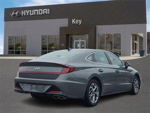2022 Hyundai SONATA SEL