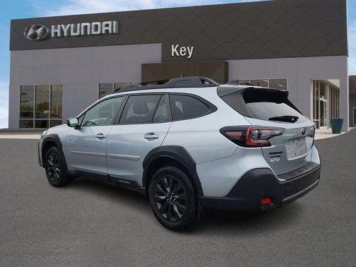 Ice Silver Metallic 2023 Subaru Outback Onyx Edition XT