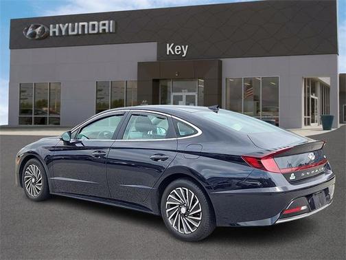 2023 Hyundai SONATA Hybrid SE
