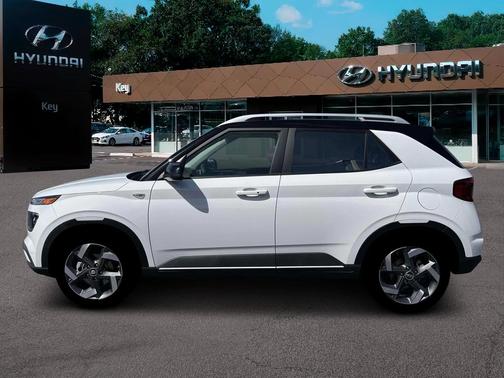 2026 Hyundai VENUE SEL w/Two-Tone Roof