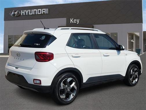 2023 Hyundai VENUE SEL
