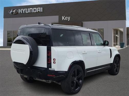 2025 Land Rover Defender 110 P400 X-Dynamic SE