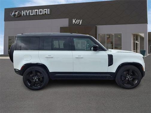 2025 Land Rover Defender 110 P400 X-Dynamic SE