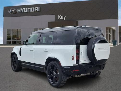 2025 Land Rover Defender 110 P400 X-Dynamic SE