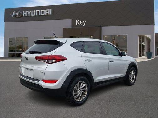 Molten Silver 2018 Hyundai TUCSON SE