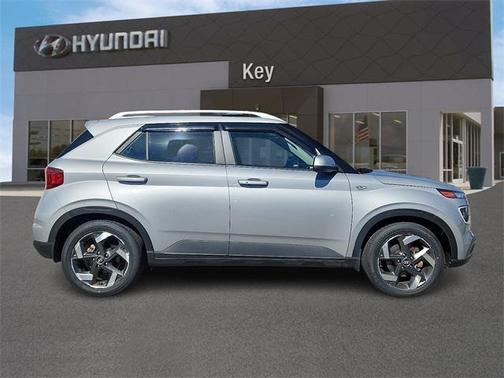 2021 Hyundai VENUE SEL