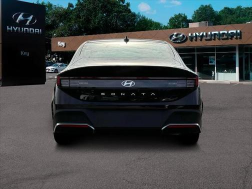 2025 Hyundai SONATA SE