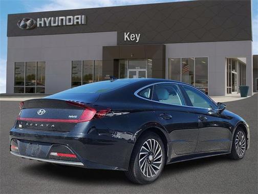 2022 Hyundai SONATA Hybrid SE