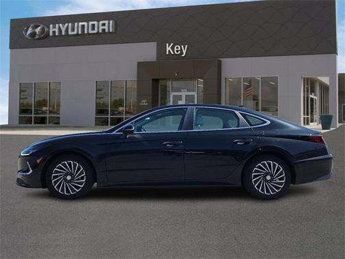 2022 Hyundai SONATA Hybrid SE