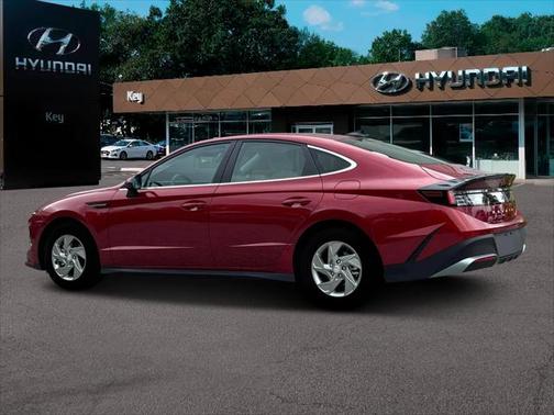 2025 Hyundai SONATA SE