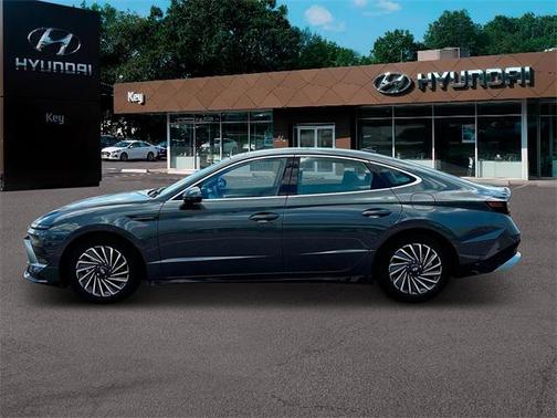 2025 Hyundai SONATA Hybrid Limited