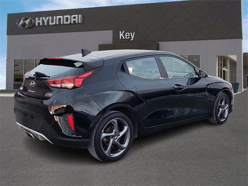 2019 Hyundai Veloster 2