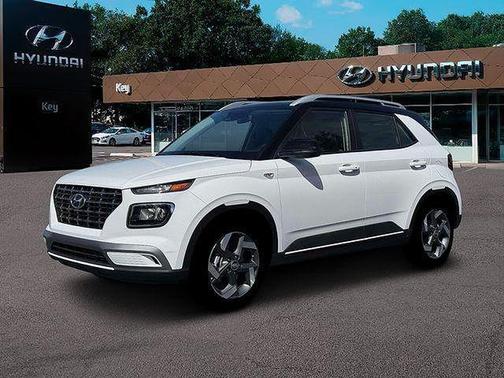 Lunar White w/Black Roof 2026 Hyundai VENUE SEL w/Two-Tone Roof