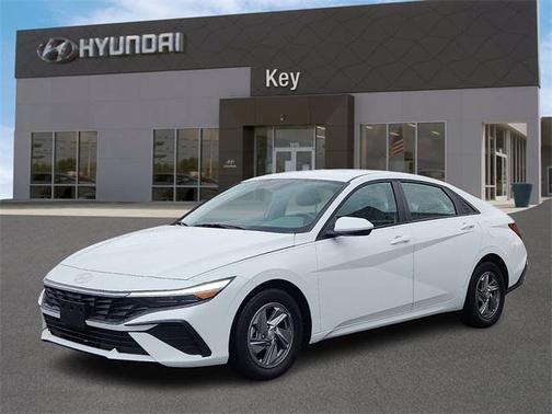 2024 Hyundai ELANTRA SE