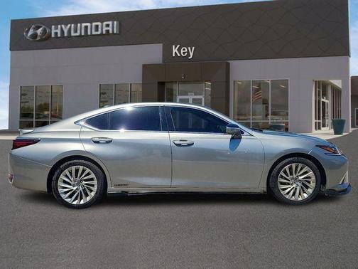 Silver 2019 Lexus ES 300h Ultra Luxury