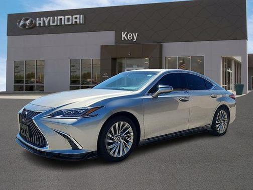 Silver 2019 Lexus ES 300h Ultra Luxury