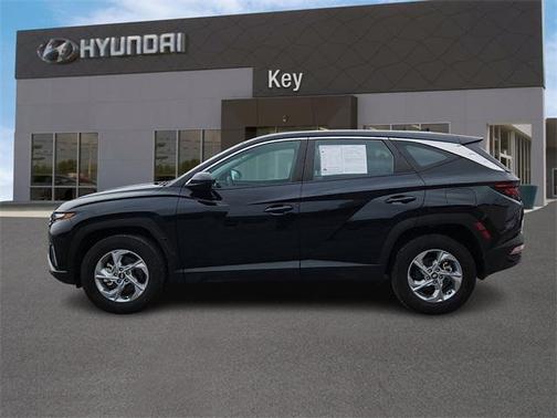 2023 Hyundai TUCSON SE