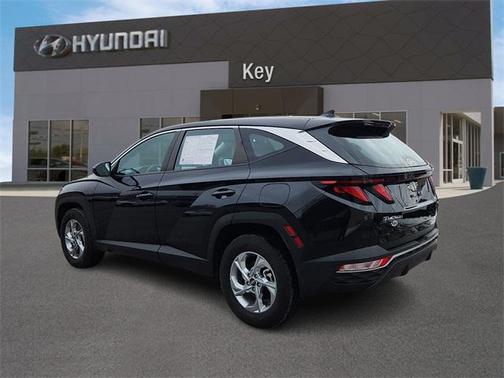 2023 Hyundai TUCSON SE