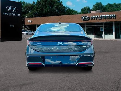 2025 Hyundai SONATA Hybrid SE
