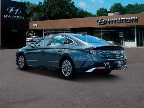 2025 Hyundai SONATA Hybrid SE