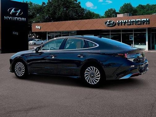 2025 Hyundai SONATA Hybrid Limited