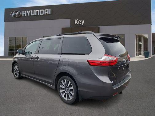 2018 Toyota Sienna XLE Premium