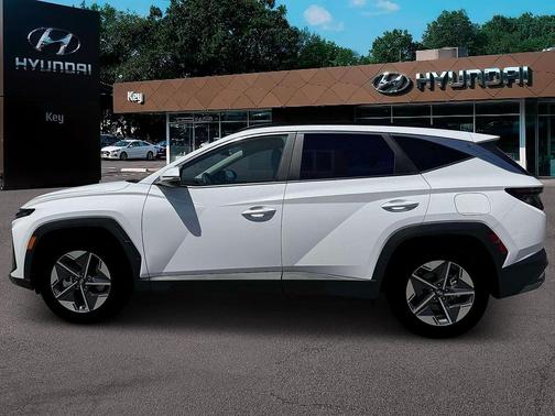 Serenity White Pearl 2026 Hyundai TUCSON SEL Premium
