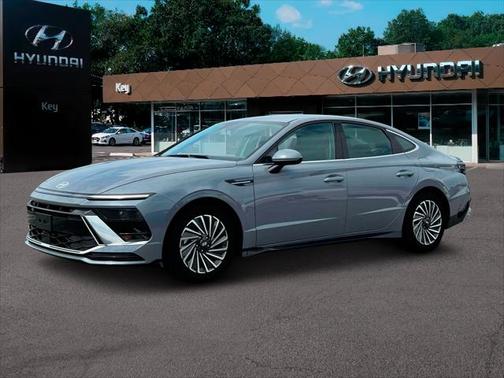 2025 Hyundai SONATA Hybrid SE