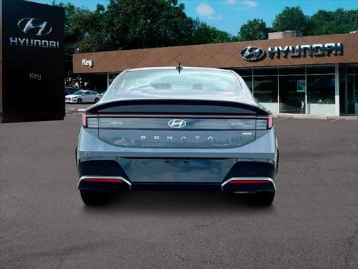 2025 Hyundai SONATA Hybrid SE