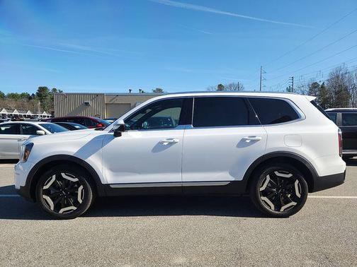 Glacial White Pearl 2023 Kia Telluride EX