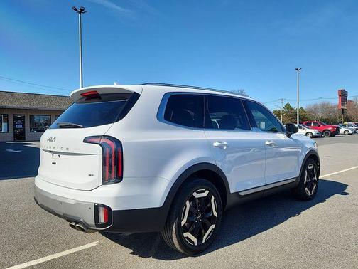 Glacial White Pearl 2023 Kia Telluride EX