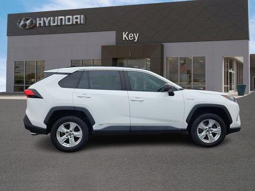 2021 Toyota RAV4 Hybrid LE