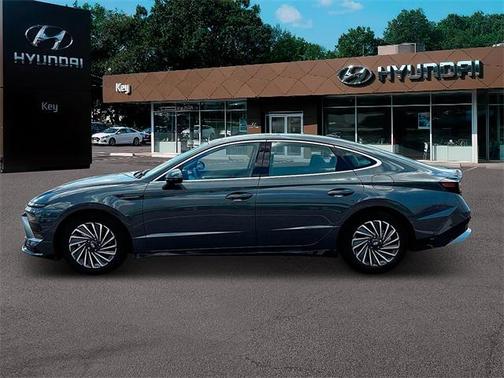 2025 Hyundai SONATA Hybrid Limited