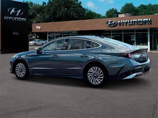 2025 Hyundai SONATA Hybrid Limited