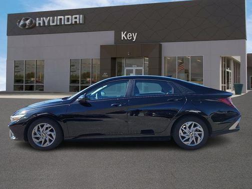 Abyss Black 2024 Hyundai ELANTRA SEL