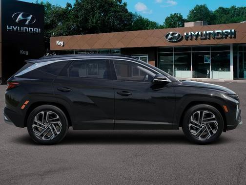 Phantom Black 2026 Hyundai TUCSON SEL Plus