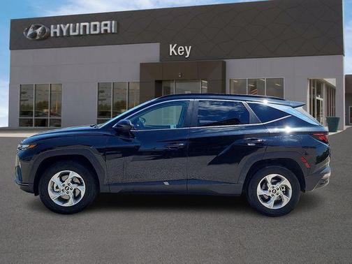 Black Pearl 2024 Hyundai TUCSON SEL
