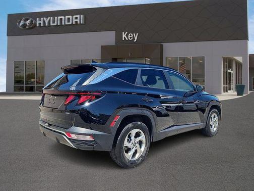 Black Pearl 2024 Hyundai TUCSON SEL