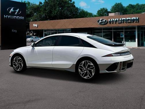 2025 Hyundai IONIQ 6 SEL