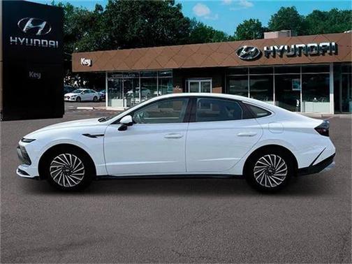 2024 Hyundai SONATA Hybrid Limited