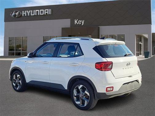 2022 Hyundai VENUE SEL