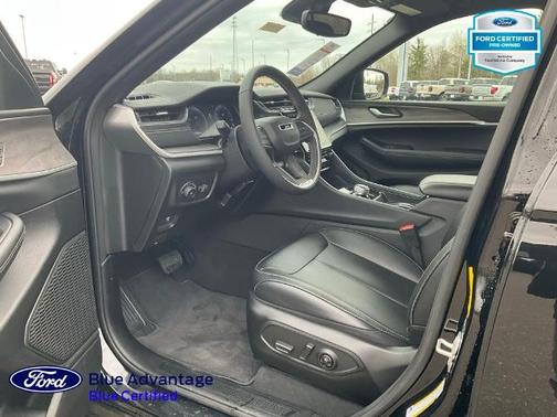 Diamond Black 2024 Jeep Grand Cherokee LIMITED