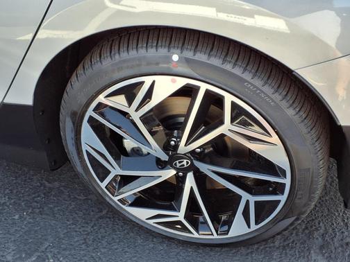 2025 Hyundai IONIQ 6 SEL