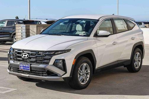 White Pearl 2026 Hyundai TUCSON SE