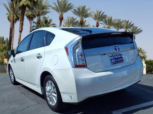 2015 Toyota Prius Plug-in Base