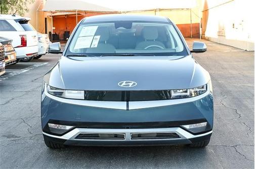 2024 Hyundai IONIQ 5 SE Standard Range