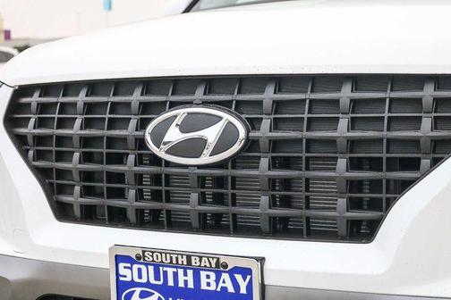 Lunar White 2026 Hyundai VENUE SE