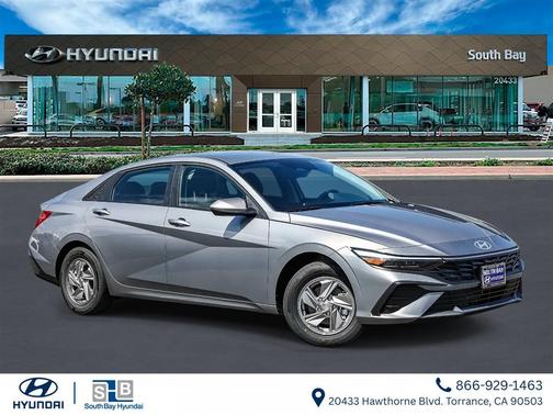 2025 Hyundai ELANTRA SE