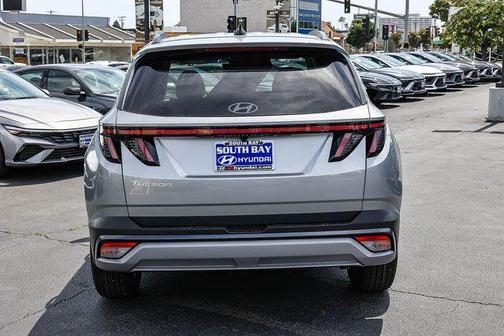 Shimmering Silver 2026 Hyundai TUCSON SEL Premium