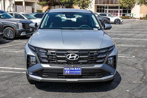 Shimmering Silver 2026 Hyundai TUCSON SE